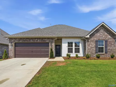17789 Cabernet St, Athens, AL 35613