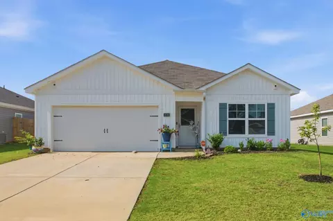 18795 Wicklow Cir, Athens, AL 35613