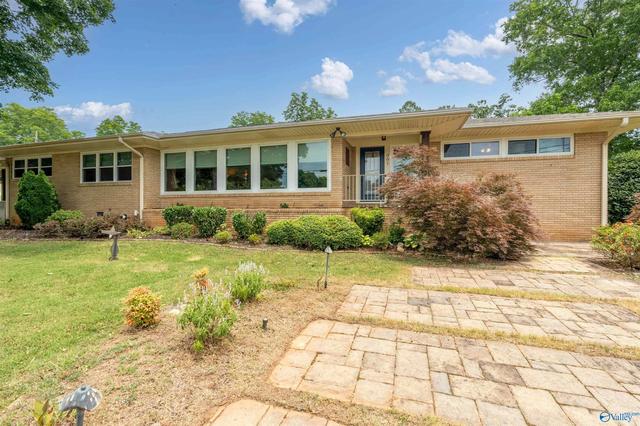 301 4th St, Fort Payne, AL 35967
