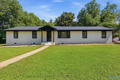 2006 Mythewood Dr, Huntsville, AL 35803