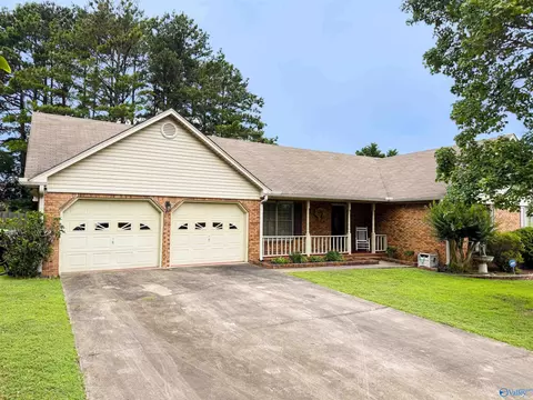 2911 Savannah Ave, Decatur, AL 35603