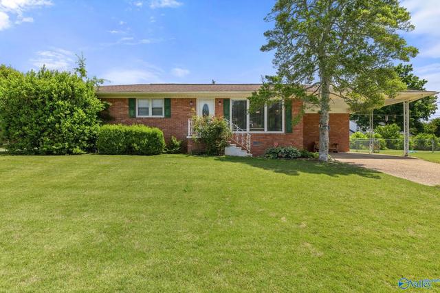 1916 Crestline Ave, Sheffield, AL 35660