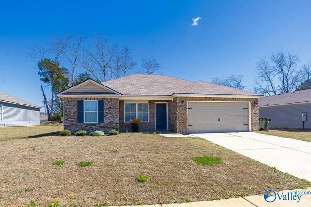 110 Olde Hearth Rd, New Market, AL 35761