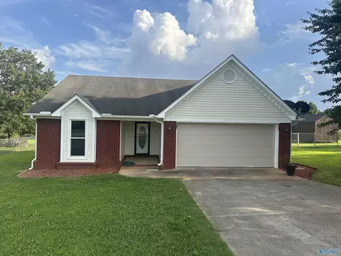 162 St Clair Dr, New Market, AL 35761