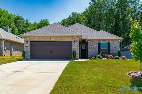 154 Midpark Dr, Meridianville, AL 35759