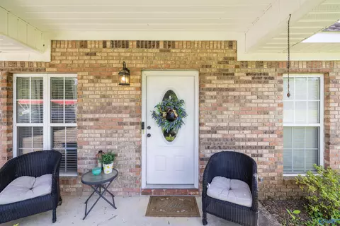 Exterior - 825 4th Ave, Hamilton, AL 35570 photo 5 of 9