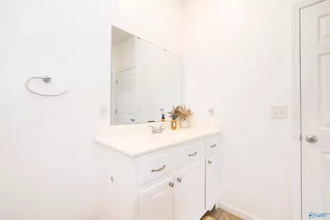 Bath - 825 4th Ave, Hamilton, AL 35570 photo 4 of 5