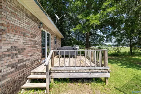 Exterior - 825 4th Ave, Hamilton, AL 35570 photo 8 of 9