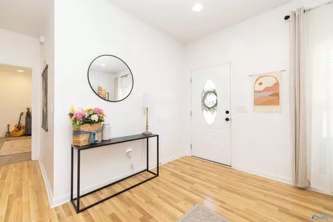 Entry Way - 825 4th Ave, Hamilton, AL 35570 photo 2 of 3