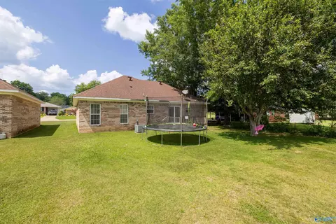 Exterior - 825 4th Ave, Hamilton, AL 35570 photo 6 of 9