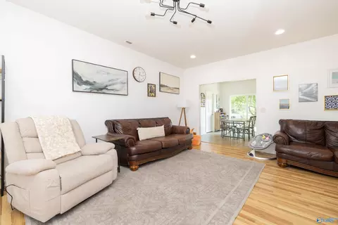 Living - 825 4th Ave, Hamilton, AL 35570 photo 1 of 3