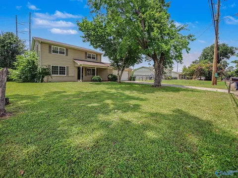 10022 Strong Dr, Huntsville, AL 35803