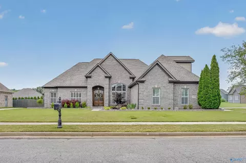 25399 Kingston Dr, Athens, AL 35613