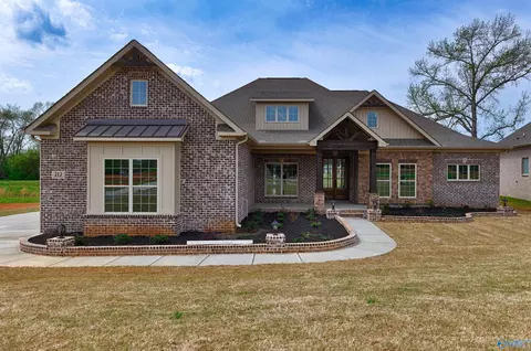 212 Idle Creek Dr, Huntsville, AL 35811
