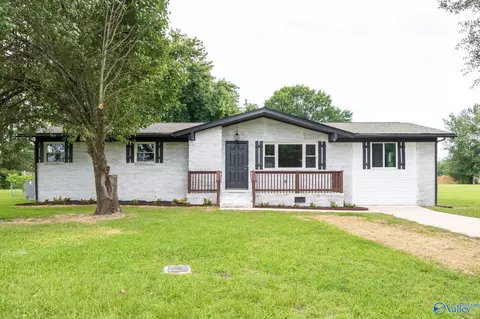 1305 Stage Rd, Hartselle, AL 35640