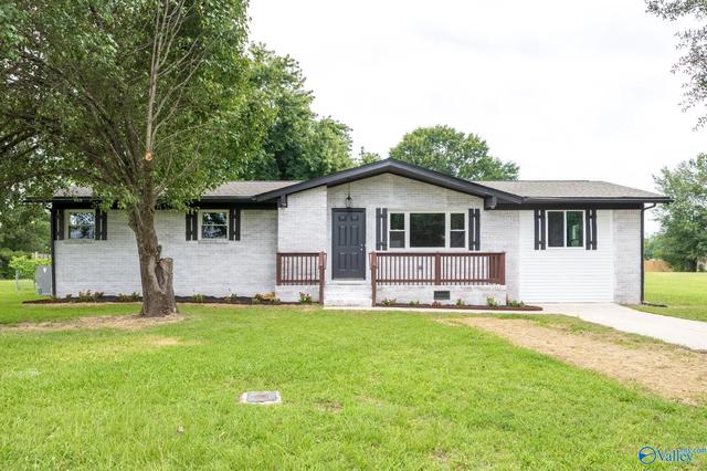 1305 Stage Rd, Hartselle, AL 35640