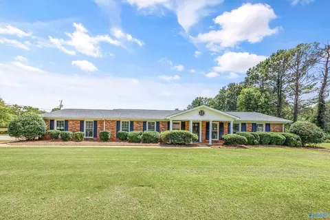 200 Colonial Dr, Meridianville, AL 35759