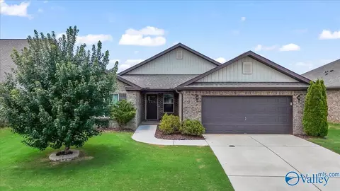 221 Hydra Cir, Huntsville, AL 35811