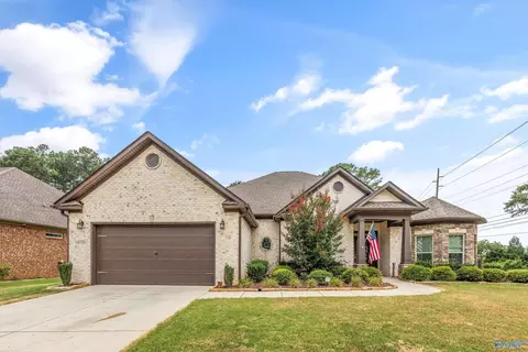 14089 Leafmore Dr, Huntsville, AL 35803