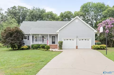 108 Heatherwood Ct, Madison, AL 35758