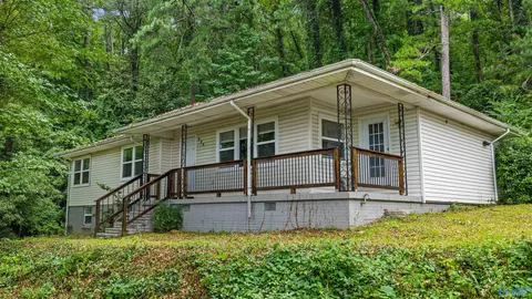 617 Noccalula Rd, Gadsden, AL 35904