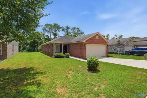 218 Valleyside Dr, Huntsville, AL 35810