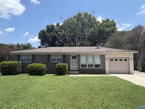 2624 Lake Ave, Decatur, AL 35603
