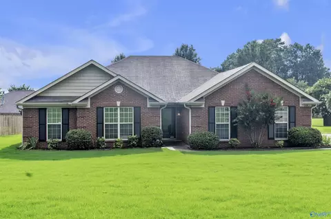 110 Cherry Gln, Huntsville, AL 35811