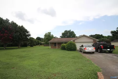 101 Harwell Cir, Meridianville, AL 35759