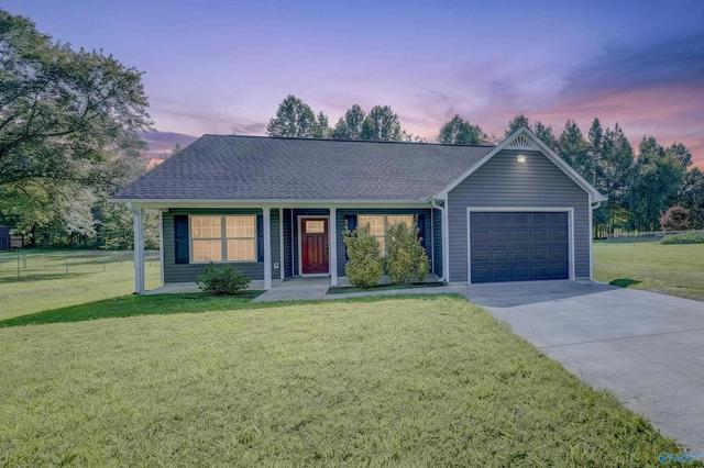 138 Quiet Ln, Hazel Green, AL 35750