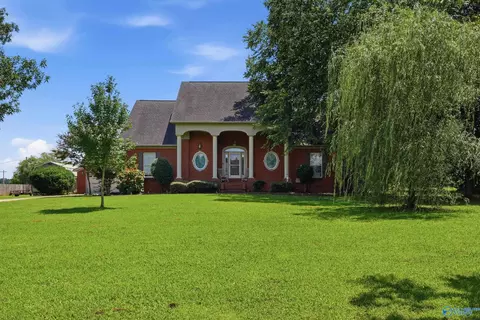 28402 Capshaw Rd, Harvest, AL 35749