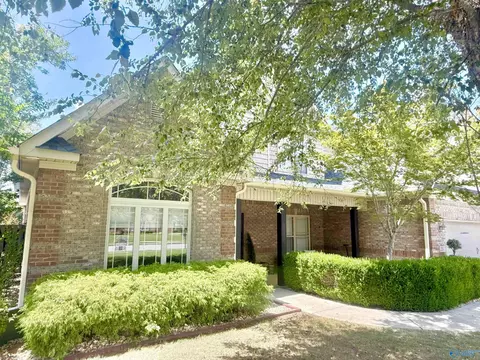 2311 Amberly Ln, Decatur, AL 35603