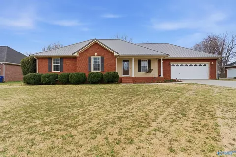 112 Gerald Dr, Hazel Green, AL 35750