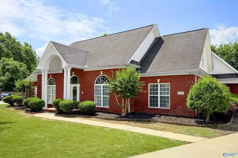 2021 Englewood Pl, Decatur, AL 35603