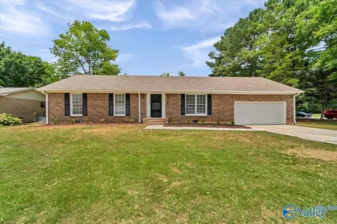 907 Flora Cir, Huntsville, AL 35802