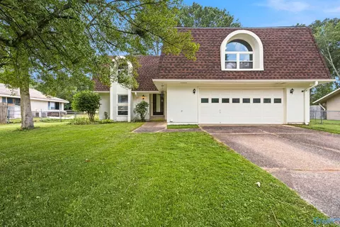 1924 Wrenwood Dr, Huntsville, AL 35803