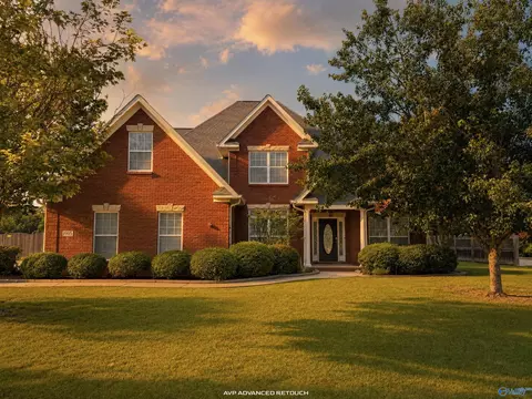 1905 Weatherly Cir, Decatur, AL 35603