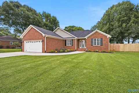 152 Crab Apple Rd, Huntsville, AL 35811