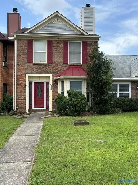 423 Autumnwood Dr, Decatur, AL 35601