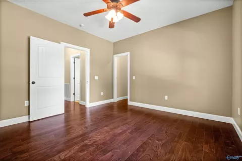 Bedroom - 331 James Rd, Gadsden, AL 35903 photo 3 of 5