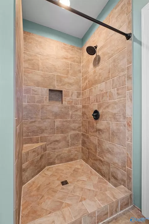 Bath - 331 James Rd, Gadsden, AL 35903 photo 4 of 4