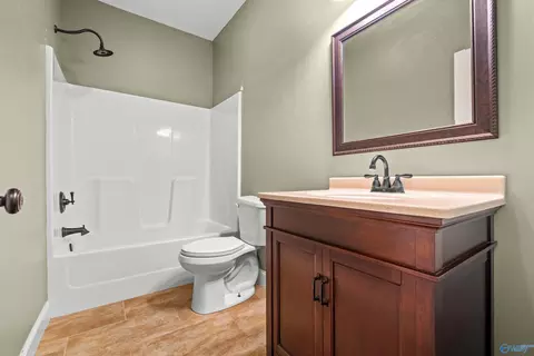 Bath - 331 James Rd, Gadsden, AL 35903 photo 1 of 4