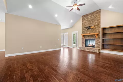 Living - 331 James Rd, Gadsden, AL 35903 photo 3 of 5