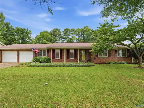 1416 Redbud St, Athens, AL 35611