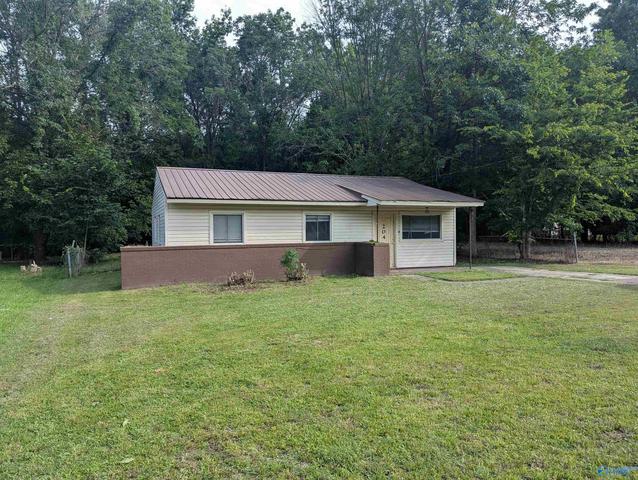 204 Carolyn Ln, Gadsden, AL 35901