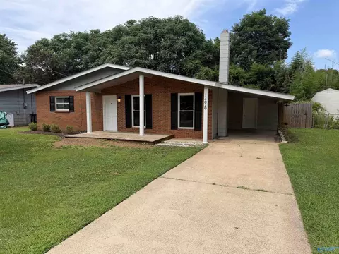 14020 Sandhurst Dr, Huntsville, AL 35803