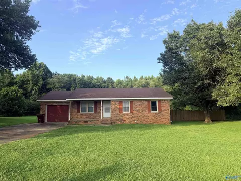 15774 Dupree Dr, Athens, AL 35614
