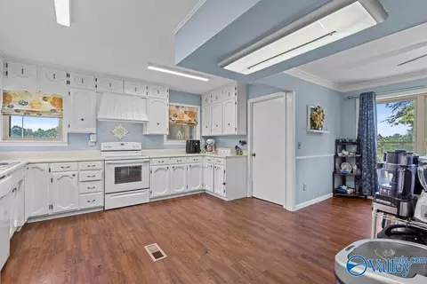 Kitchen - 2152 County Road 49, Section, AL 35771 photo 2 of 3