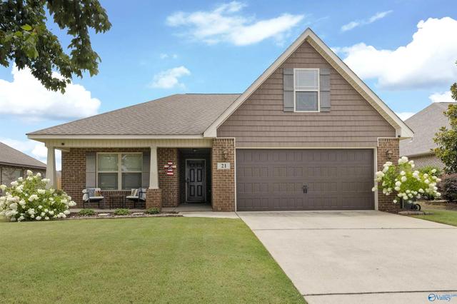 21 Weeping Willow Ln, Decatur, AL 35603