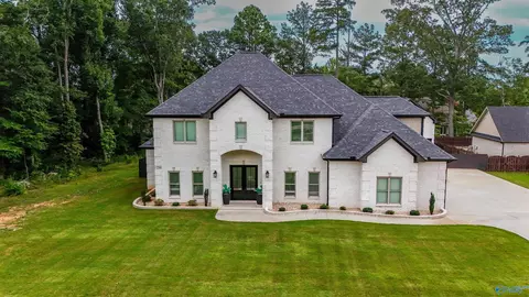 2306 Selma St, Decatur, AL 35603